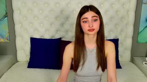 Snapshot of milalick chatting on 06-01-26, 06:37 milalick online show from 06-01-26, 06:37