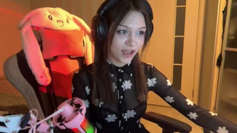 milamiuu online show from 01-11-26, 11:59