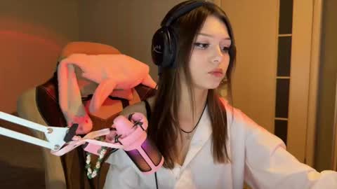 milamiuu online show from 01-12-26, 09:47