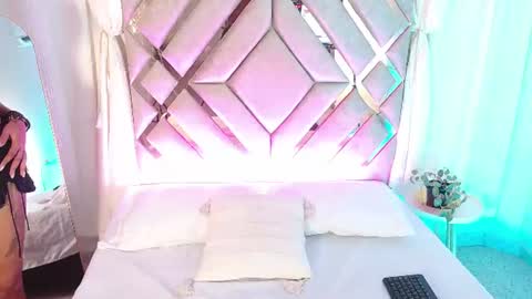 Snapshot of milamonroexx chatting on 07-22-26, 02:25 MilaMonroeXX online show from 07-22-26, 02:25
