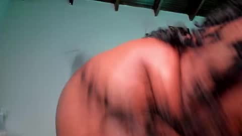 Snapshot of milan_ebony chatting on 02-24-25, 02:26 Milan online show from 02-24-25, 02:26