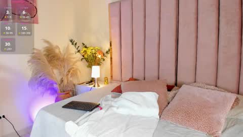 Snapshot of milan_ebony chatting on 11-12-25, 11:43 Milan online show from 11-12-25, 11:43