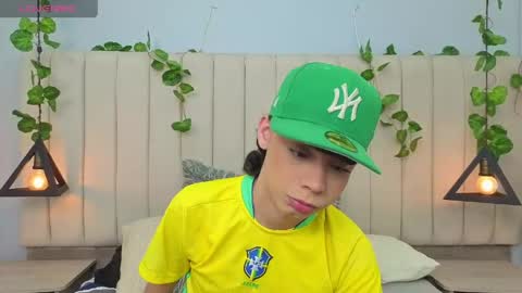 Snapshot of milan_zapata chatting on 05-11-26, 10:51 MILAN online show from 05-11-26, 10:51