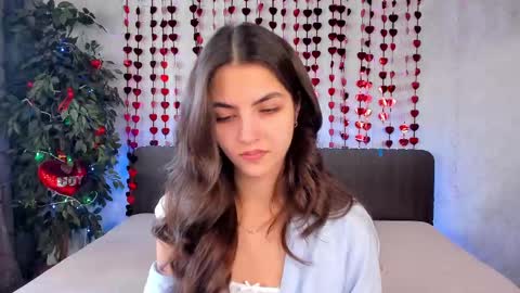 Snapshot of milana_crystal_ chatting on 02-11-25, 08:15 Milana online show from 02-11-25, 08:15