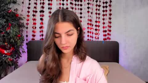 Snapshot of milana_crystal_ chatting on 02-15-25, 08:11 Milana online show from 02-15-25, 08:11