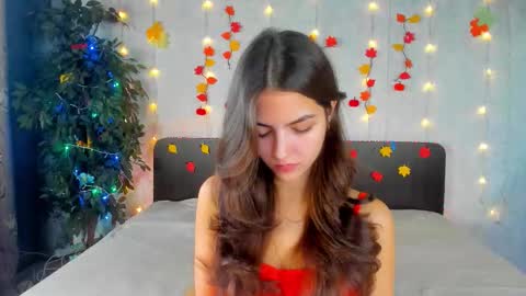 Snapshot of milana_crystal_ chatting on 11-15-25, 08:22 Milana online show from 11-15-25, 08:22