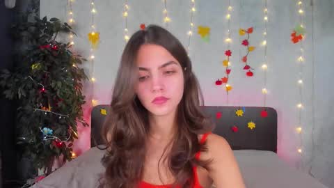 Snapshot of milana_crystal_ chatting on 11-29-25, 08:17 Milana online show from 11-29-25, 08:17