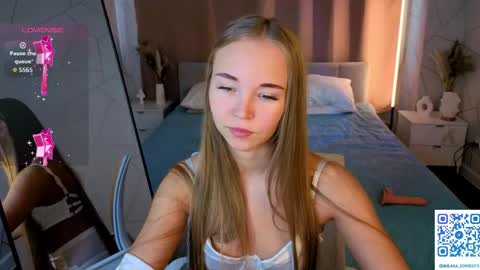 Snapshot of milana_sorrento chatting on 05-15-26, 01:12 Milana online show from 05-15-26, 01:12