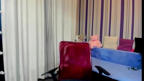 MilanaAlvis online show from 12-14-25, 01:05