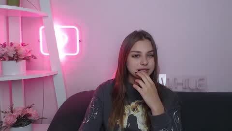 milanaangelas online show from 09-13-25, 04:45