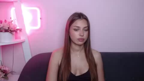 Snapshot of milanaangelas chatting on 07-19-26, 04:49 milanaangelas online show from 07-19-26, 04:49