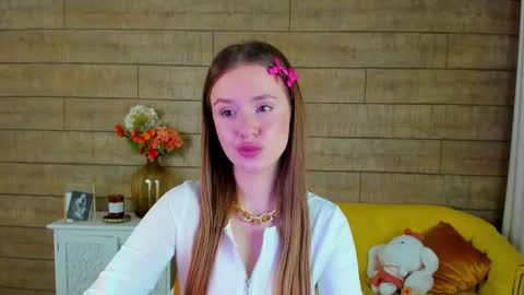 MilanaBalmain online show from 02-10-25, 11:15