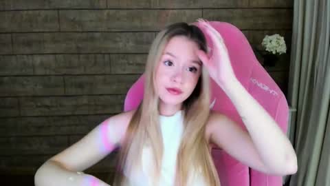 MilanaBalmain online show from 09-15-25, 04:12