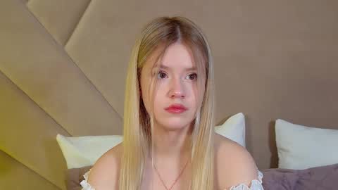 MilanaBalmain online show from 01-19-26, 05:44