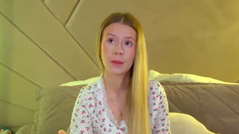 Snapshot of milanabalmain chatting on 07-14-26, 04:28 MilanaBalmain online show from 07-14-26, 04:28
