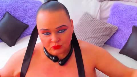 Snapshot of milanabiegert chatting on 02-17-25, 12:38 Lana online show from 02-17-25, 12:38