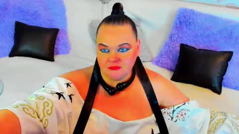 Snapshot of milanabiegert chatting on 02-19-25, 04:11 Lana online show from 02-19-25, 04:11