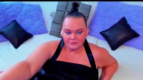 Lana online show from 12-15-25, 09:02