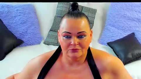 Snapshot of milanabiegert chatting on 06-26-26, 09:03 Lana online show from 06-26-26, 09:03