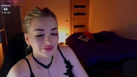 Snapshot of milanafox_ chatting on 05-09-26, 08:03 Lana online show from 05-09-26, 08:03