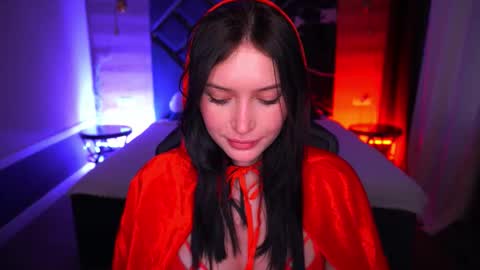 Snapshot of milanamusee chatting on 10-31-25, 02:40 Milana online show from 10-31-25, 02:40