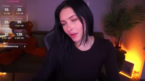 Snapshot of milanamusee chatting on 12-18-25, 02:56 Milana online show from 12-18-25, 02:56