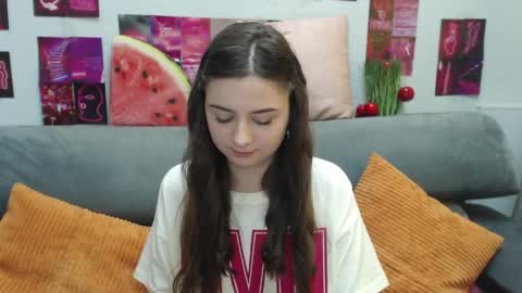 Snapshot of milanaroz chatting on 05-24-26, 05:23 milanaroz online show from 05-24-26, 05:23
