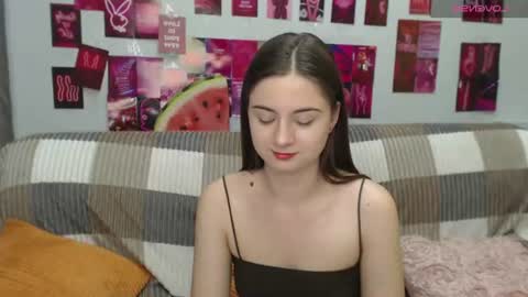 Snapshot of milanaroz chatting on 07-19-26, 04:44 milanaroz online show from 07-19-26, 04:44