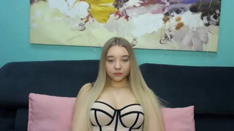 Snapshot of milanasii chatting on 03-06-26, 06:32 Milana online show from 03-06-26, 06:32