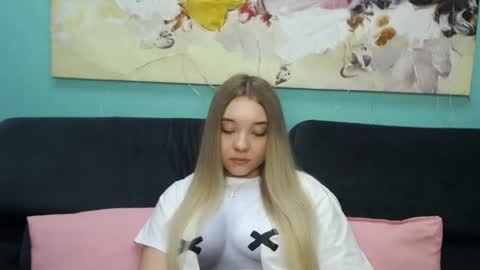 Snapshot of milanasii chatting on 03-21-26, 08:19 Milana online show from 03-21-26, 08:19