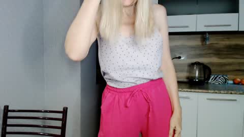 Milena online show from 01-17-25, 01:57