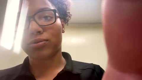 Snapshot of milanthesub chatting on 11-04-25, 11:37 milanthesub online show from 11-04-25, 11:37