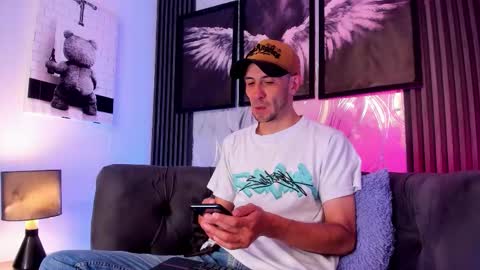 Snapshot of milanwhite_ chatting on 02-27-26, 11:43 MILAN online show from 02-27-26, 11:43