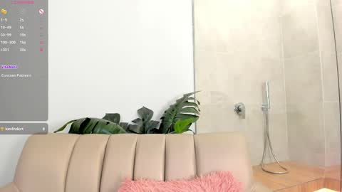 Snapshot of milaowens chatting on 05-14-26, 01:51 Sexy Mila online show from 05-14-26, 01:51