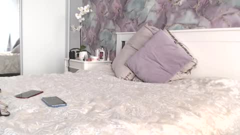 Snapshot of milarunis chatting on 02-12-25, 07:44 Delicious Pussy online show from 02-12-25, 07:44