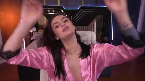 Snapshot of milashalovely chatting on 10-24-25, 02:24 Milasha online show from 10-24-25, 02:24