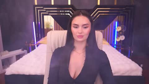 Snapshot of milashalovely chatting on 11-06-25, 02:29 Milasha online show from 11-06-25, 02:29