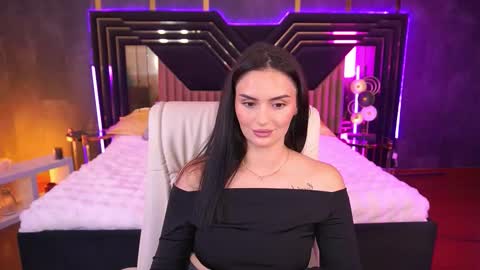 Snapshot of milashalovely chatting on 11-07-25, 02:28 Milasha online show from 11-07-25, 02:28