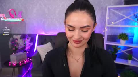 Snapshot of milashalovely chatting on 11-15-25, 09:11 Milasha online show from 11-15-25, 09:11