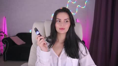 Snapshot of milashalovely chatting on 11-23-25, 07:19 Milasha online show from 11-23-25, 07:19