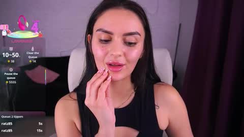 Snapshot of milashalovely chatting on 12-13-25, 11:21 Milasha online show from 12-13-25, 11:21