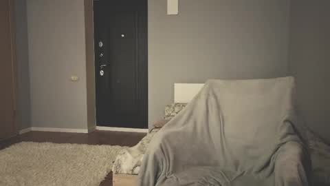 Mila online show from 04-08-26, 12:10