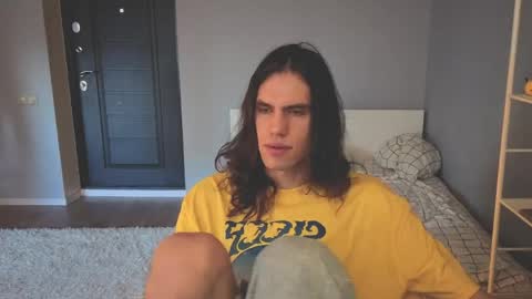 Snapshot of milaslovv chatting on 05-22-26, 02:33 Mila online show from 05-22-26, 02:33