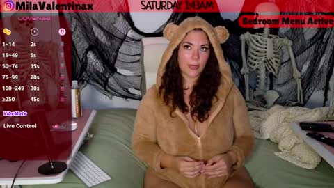 Mila Valentina online show from 10-18-25, 05:43