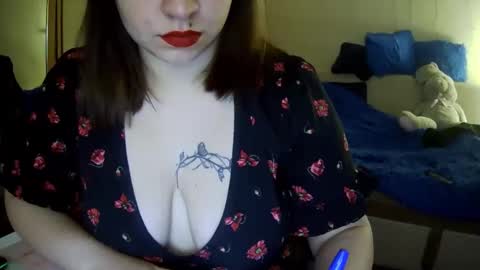 Snapshot of milaxcute chatting on 10-18-25, 08:15 Milaxcute online show from 10-18-25, 08:15