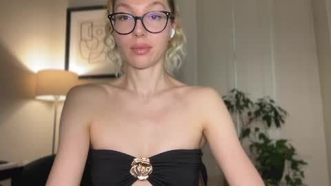 Snapshot of milayah chatting on 05-13-26, 12:57 Mila online show from 05-13-26, 12:57