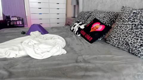 Snapshot of mileenakane chatting on 12-05-24, 07:17 ALL MY LINKS - online show from 12-05-24, 07:17