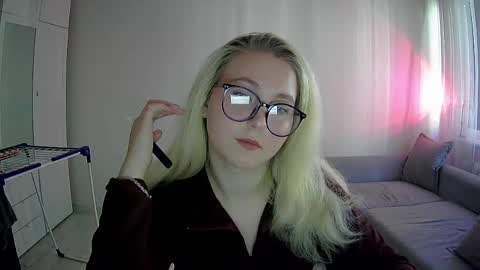 Snapshot of milena391630 chatting on 04-25-26, 01:14 Milena new nonude shy blonde natural online show from 04-25-26, 01:14