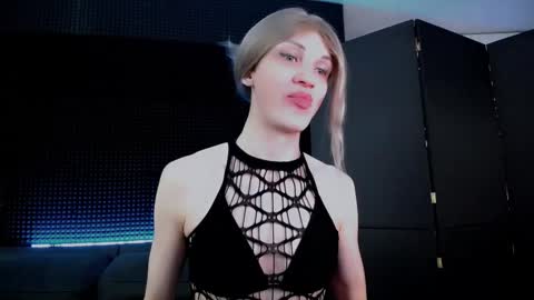 Milena Hardy online show from 10-20-25, 03:51