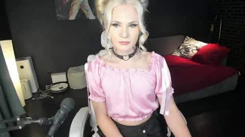 Snapshot of milena_marshmallows chatting on 04-30-26, 11:42 Milena online show from 04-30-26, 11:42